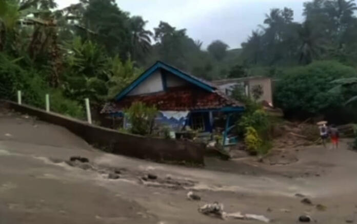 Banjir Bandang Setelah Gempa