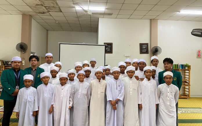 UIKA Volunteers Sukses Menggelar Majlis Penutupan Kuliah Kerja Nyata Internasional di Maahad Tahfiz Darul Azhar Wal Hikmah, Merchang, Terengganu, Malaysia