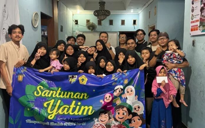 Memperingati Harlah KNPi yang ke-51, KNPI Bogor Utara bersama Pemuda Kiara melakukan santunan anak yatim